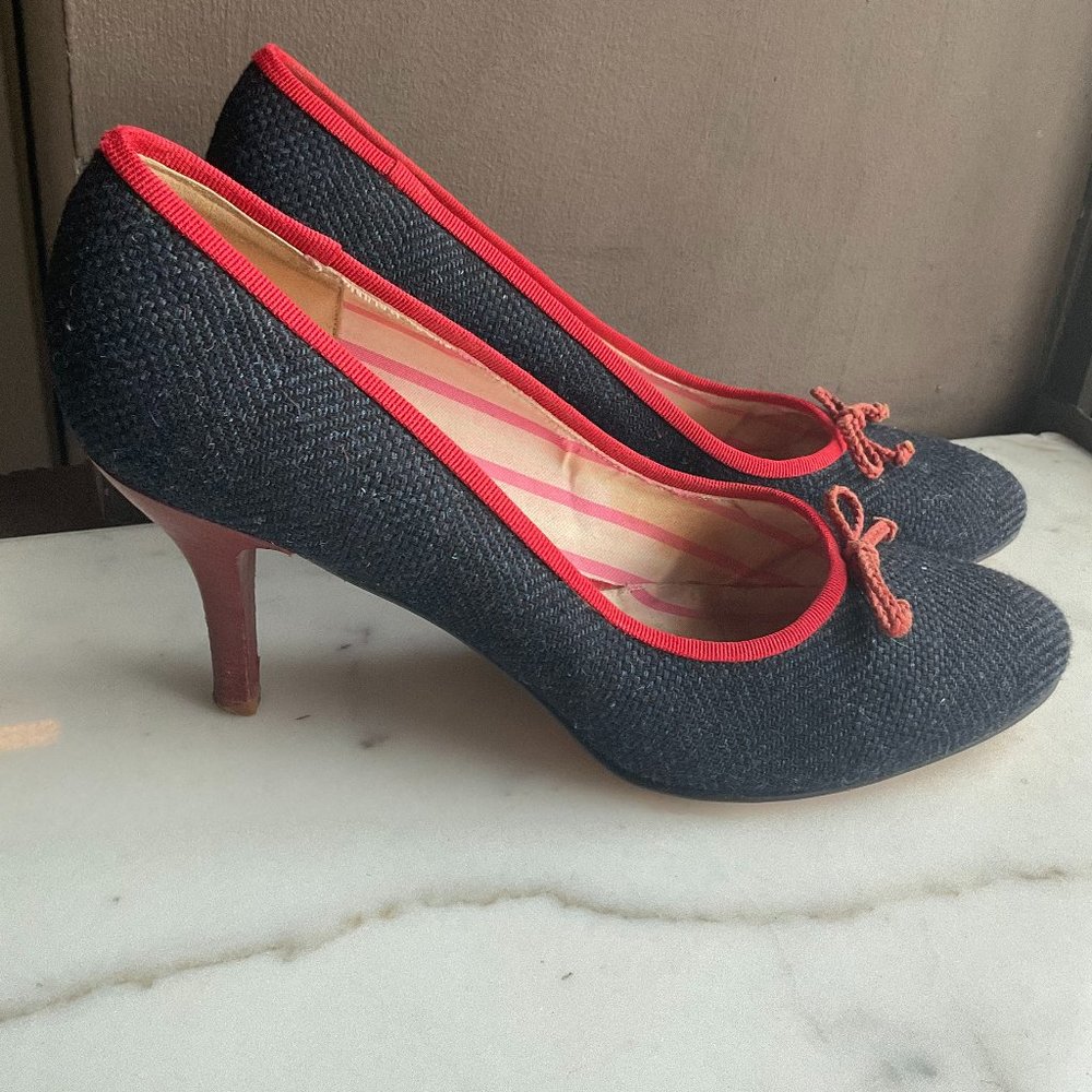 Vintage PAUL SMITH Navy Herringbone Tweed pumps trimmed with Red Grosgrain Trim